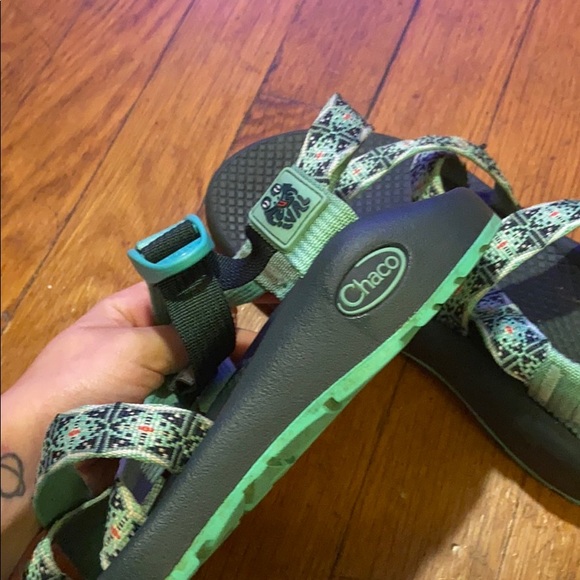 Size 5 women’s chacos - Picture 4 of 4